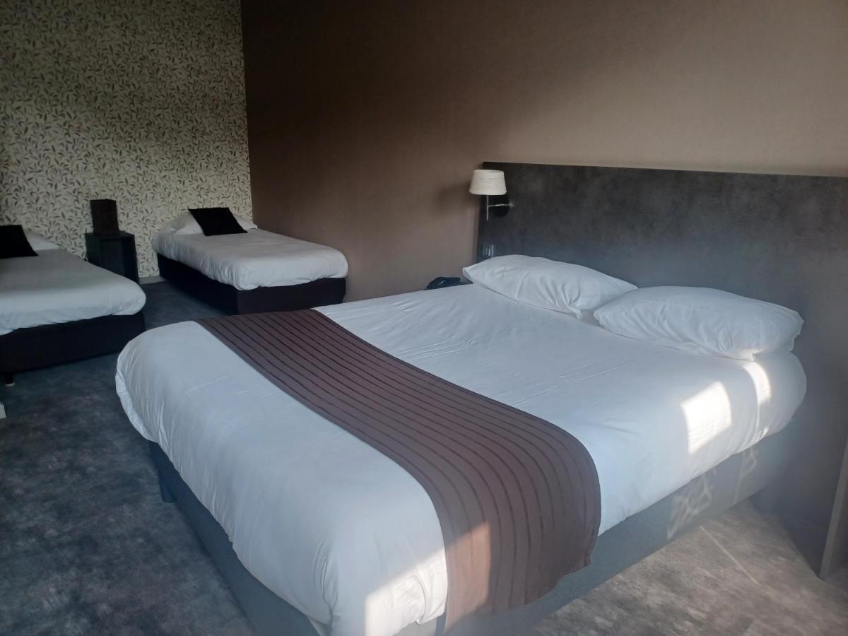 Hotel La Parenthese Attignat Esterno foto
