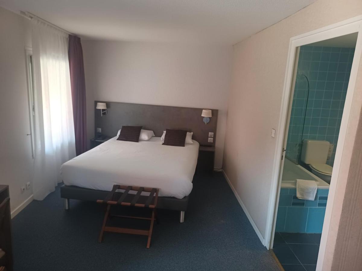 Hotel La Parenthese Attignat Esterno foto